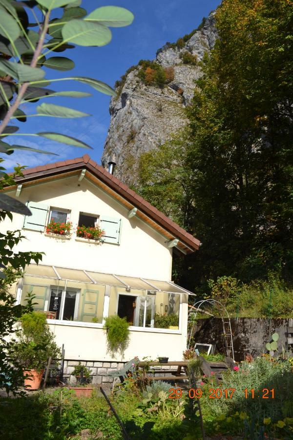 Chambre D'Hotes "Le Moulin" Thônes Exterior foto